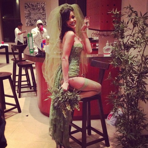 heyhellohigh-Rihanna-Marijuana-Plant-Halloween