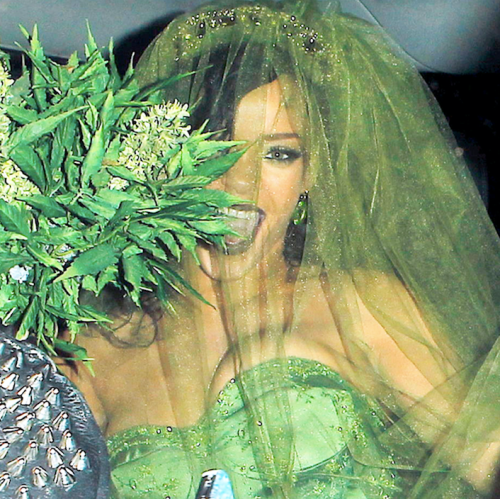 Rhianna-cannabis-bride-halloween-heyhellohigh